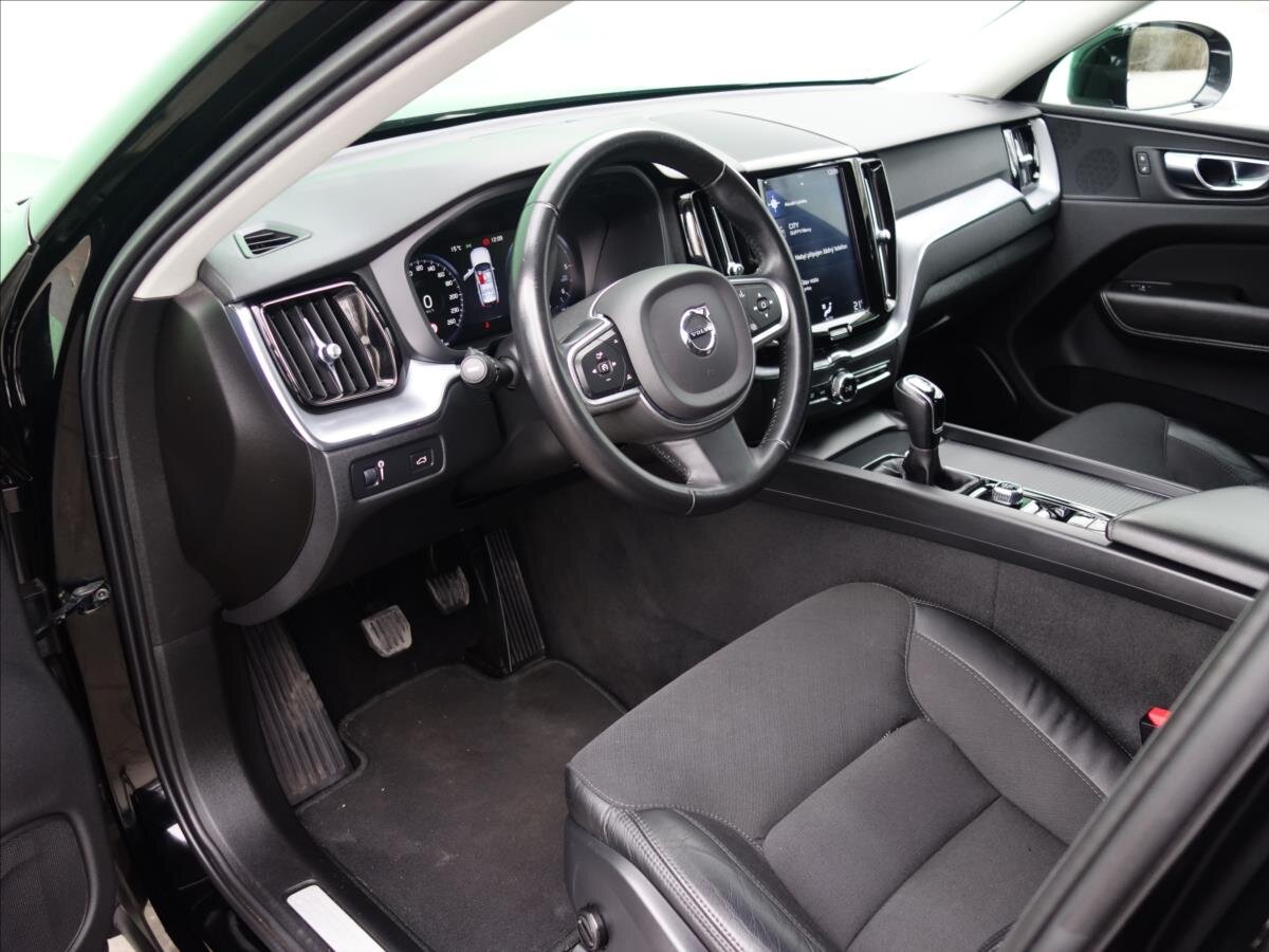 Volvo XC60 SUV / Terénní 2,0 l 110 kw