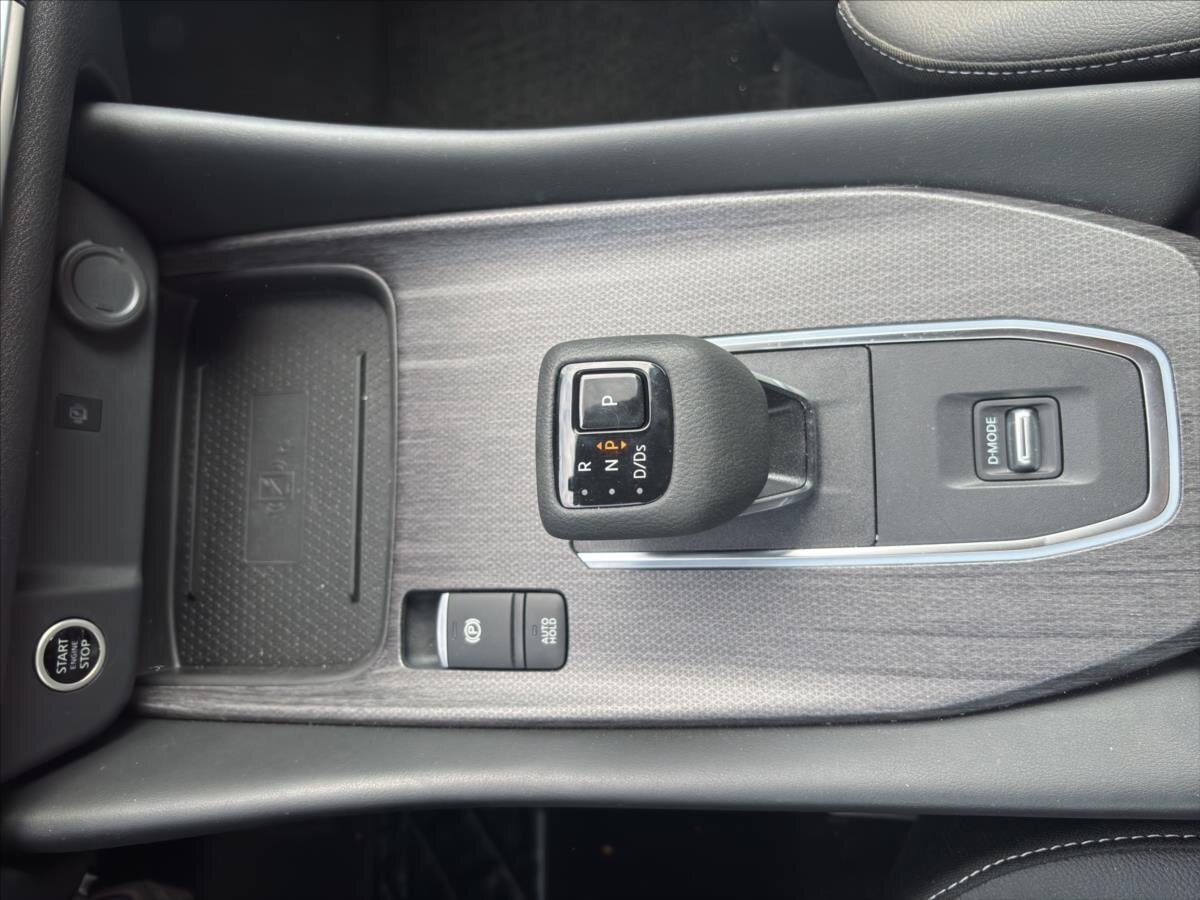 Nissan Qashqai SUV / Terénní 1,3 l 116 kw