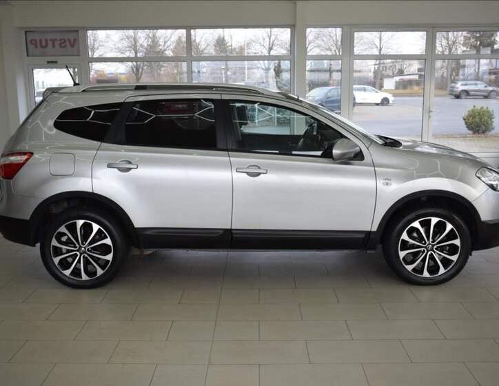 Nissan Qashqai SUV 2,0 l 104 kw