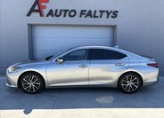 Lexus ES 300h Sedan / Limuzína 2,5 l 131 kw