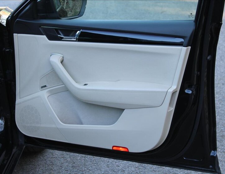 Škoda Superb Sedan / Limuzína 2,0 l 147 kw