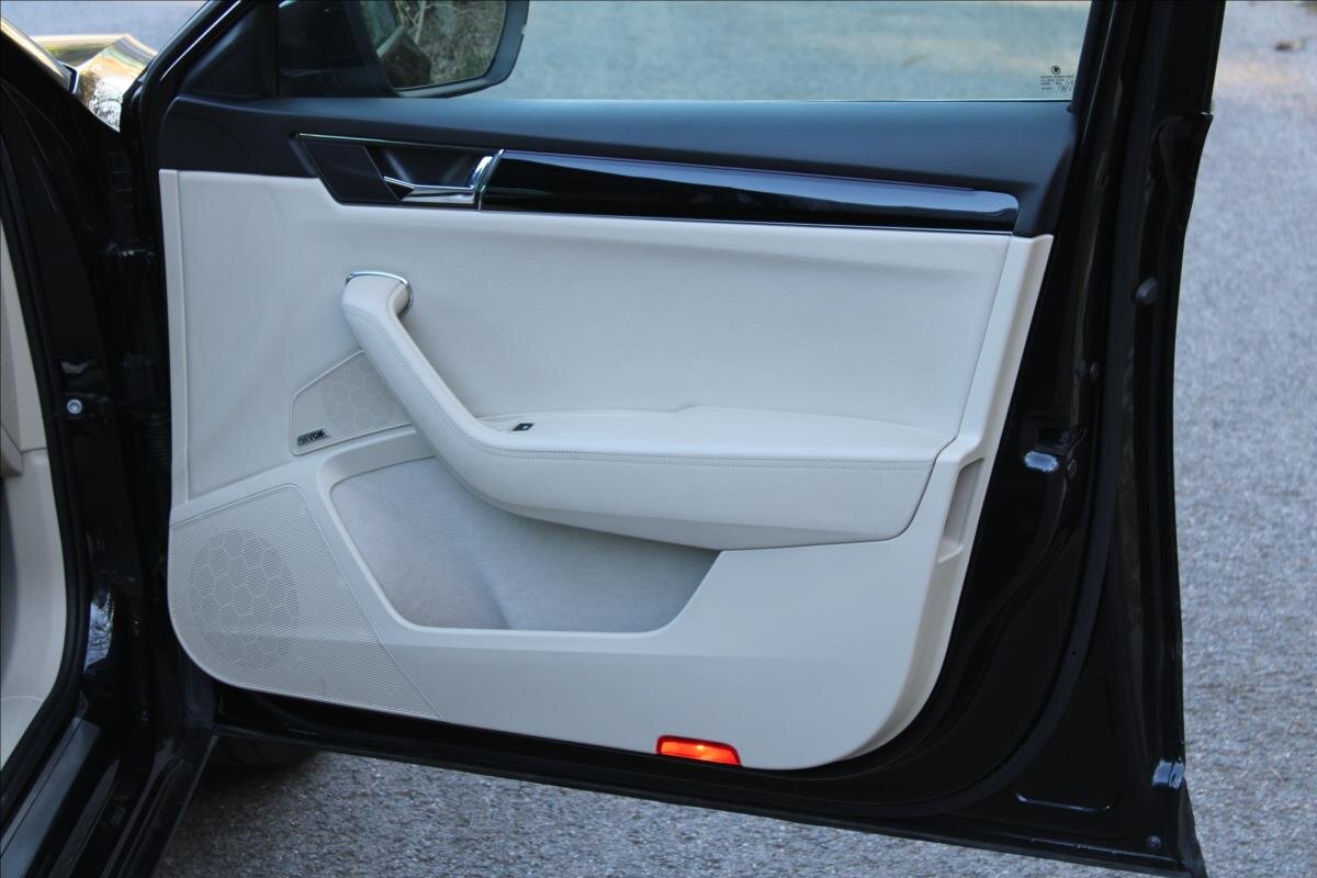 Škoda Superb Sedan / Limuzína 2,0 l 147 kw