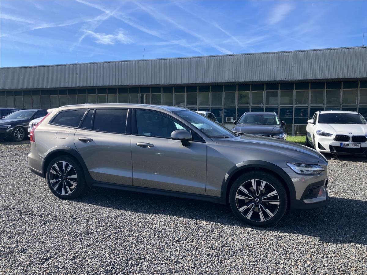 Volvo V60 Kombi 2,0 l 140 kw