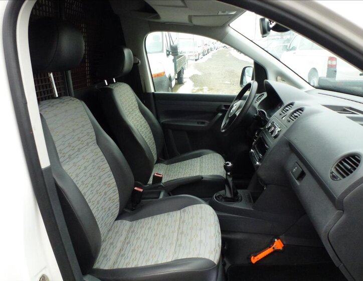 Volkswagen Caddy Skříň 1,6 l 55 kw