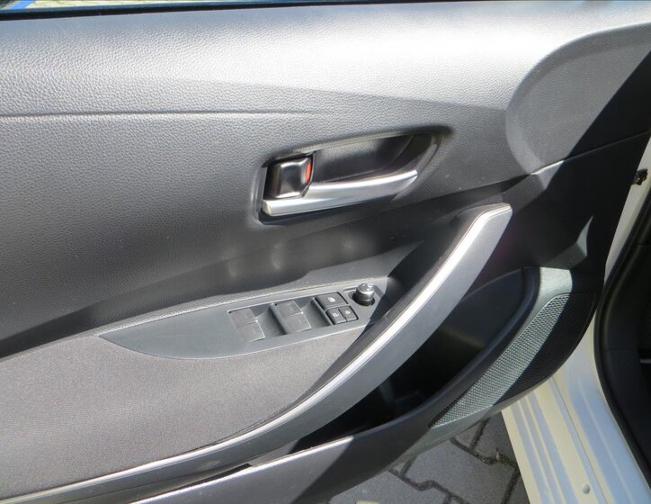 Toyota Corolla Sedan / Limuzína 1,8 l 72 kw