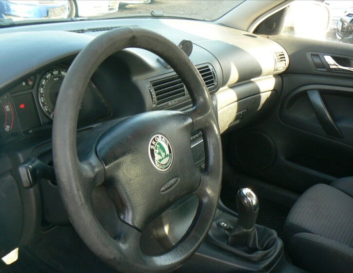 Škoda Superb Sedan 1,9 l 74 kw