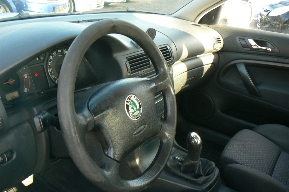 Škoda Superb Sedan 1,9 l 74 kw