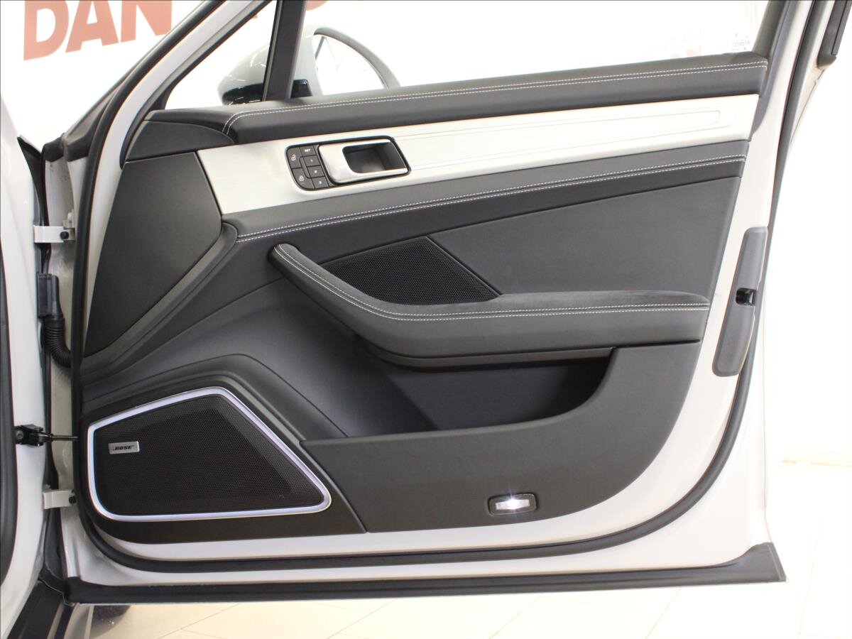 Porsche Panamera Hatchback 4,0 l 368 kw