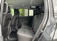 Land Rover Defender 29