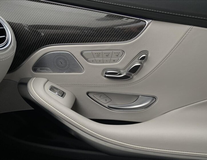 Mercedes-Benz Třídy S Kupé 4,0 l 450 kw