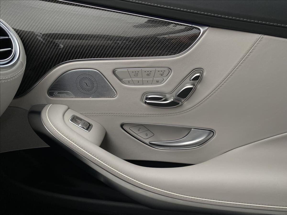 Mercedes-Benz Třídy S Kupé 4,0 l 450 kw