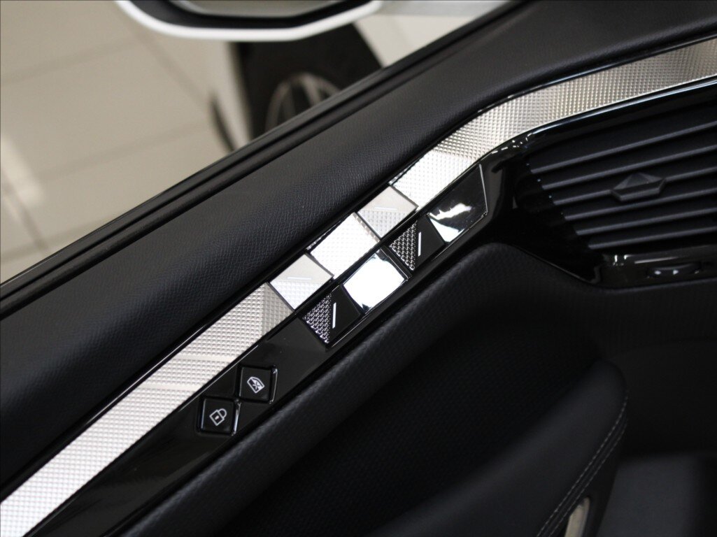 DS Automobiles DS4 SUV / Terénní 1,6 l 165 kw