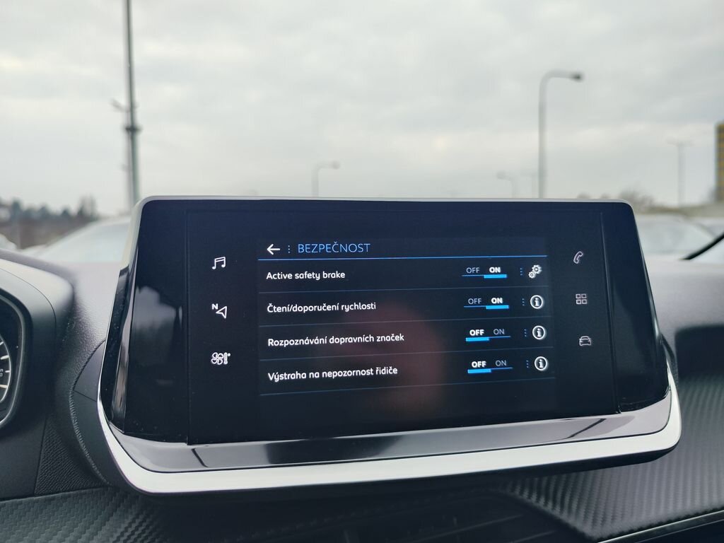 Peugeot 208 Hatchback 1,2 l 74 kw