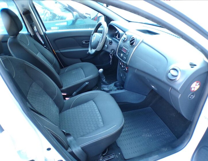 Dacia Sandero Hatchback 1,1 l 54 kw