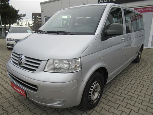 Volkswagen Caravelle MPV 2,5 l 96 kw