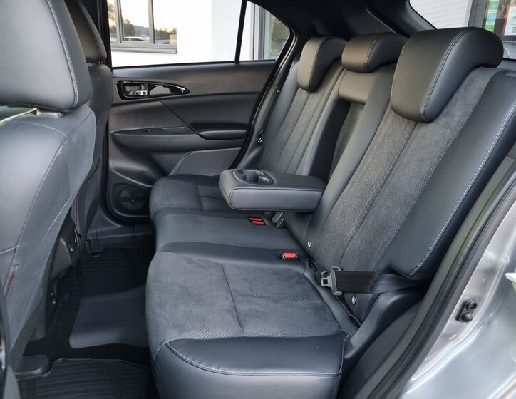 Mitsubishi Ostatní SUV / Terénní 2,4 l 138 kw