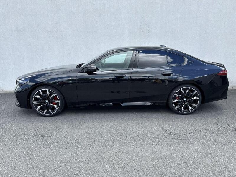 BMW i5 Ostatní 1,0 442 kw