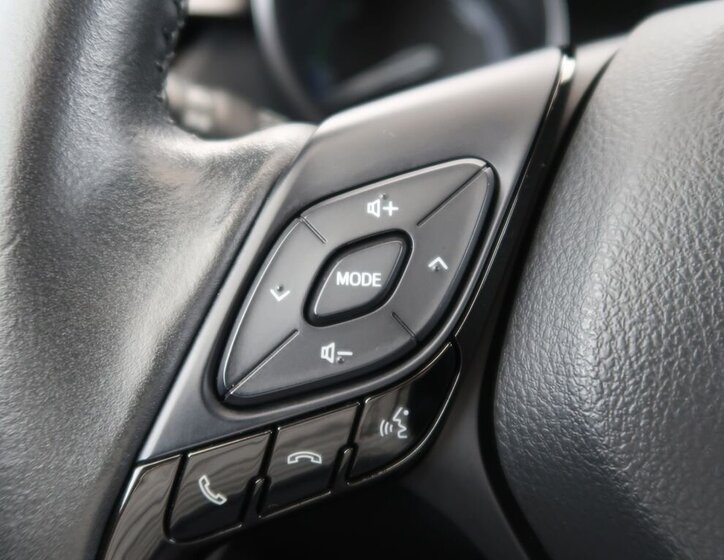 Toyota C-HR SUV / Terénní 1,8 l 72 kw