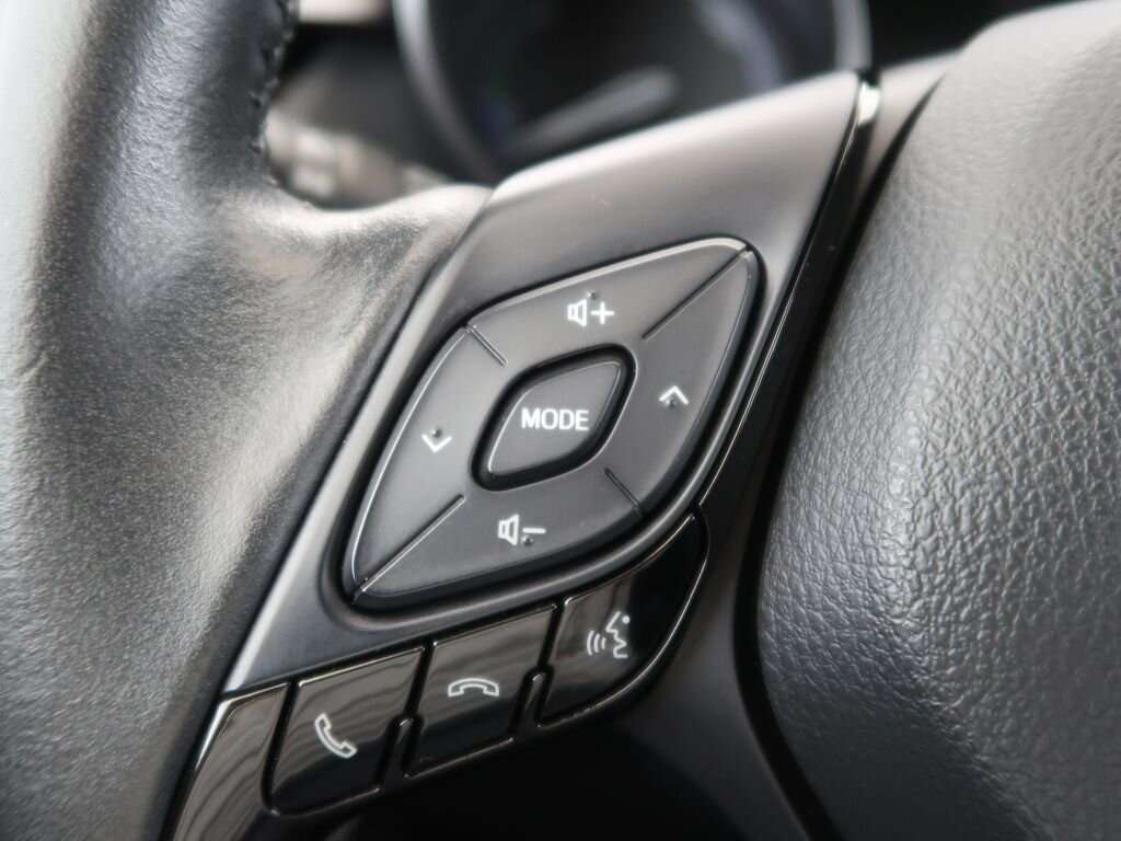 Toyota C-HR SUV / Terénní 1,8 l 72 kw