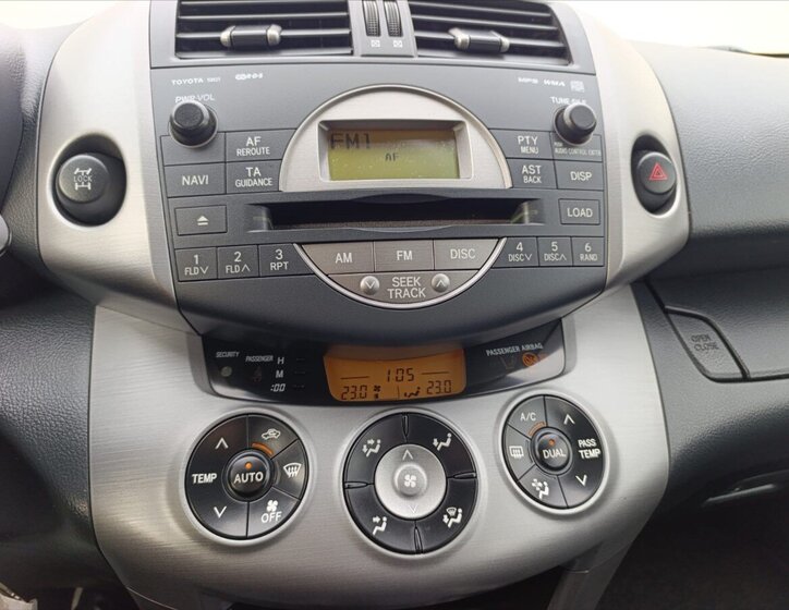 Toyota RAV4 SUV 2,2 l 100 kw