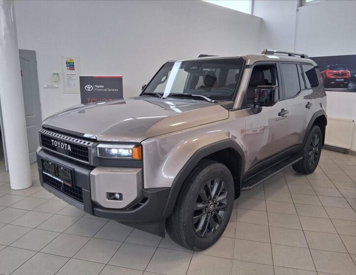 Toyota Land Cruiser SUV 2,8 l 151 kw