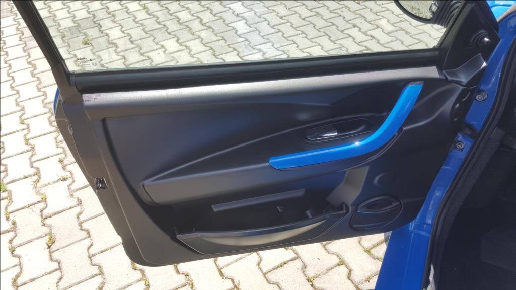 Ligier JS 50 L Hatchback 478,0 6 kw