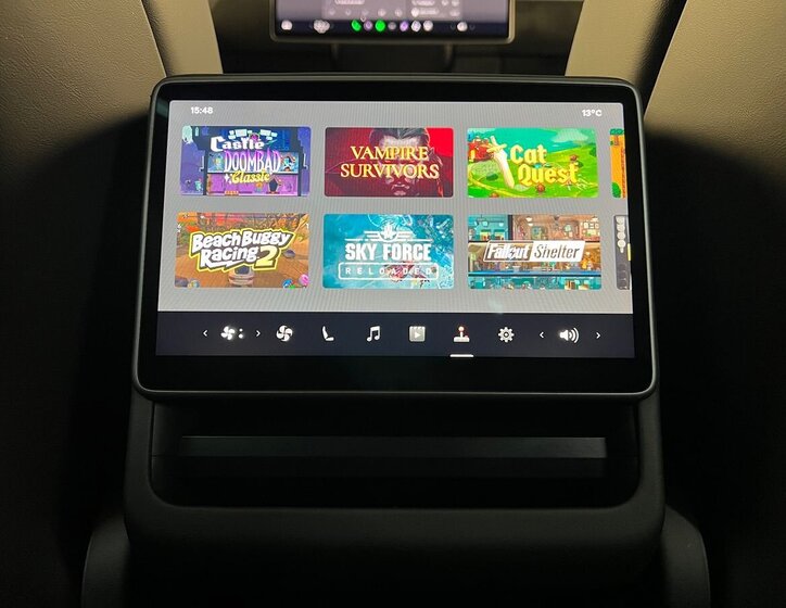 Tesla Model 3 Sedan 0,0 341 kw