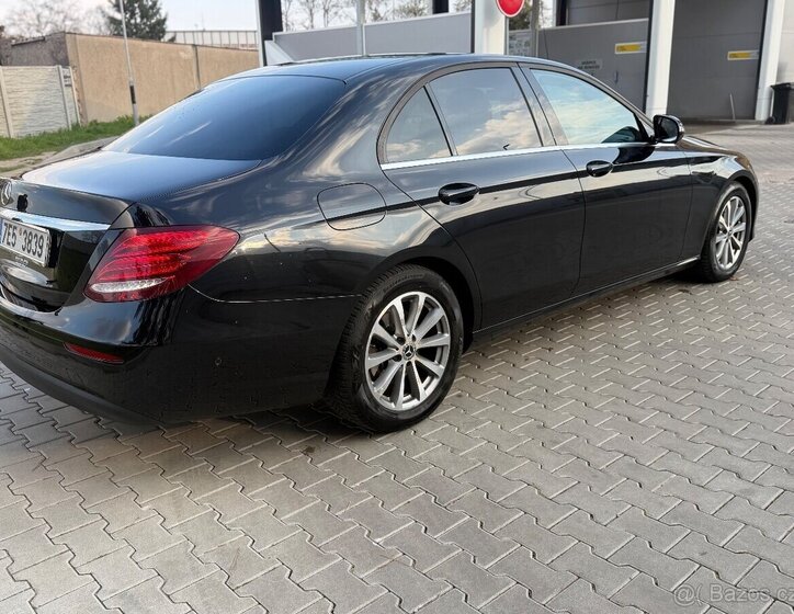 Mercedes-Benz Třídy E Sedan / Limuzína 0,0 110 kw