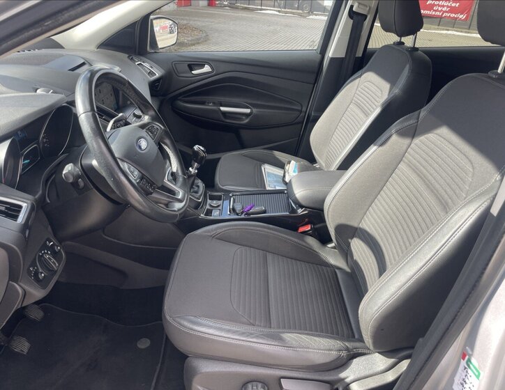 Ford Kuga SUV / Terénní 1,5 l 110 kw