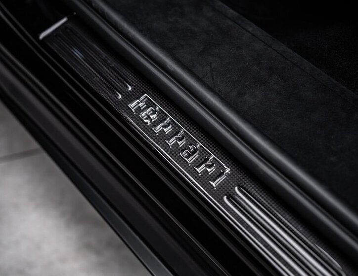 Ferrari Ostatní SUV / Terénní 6,5 l 529 kw