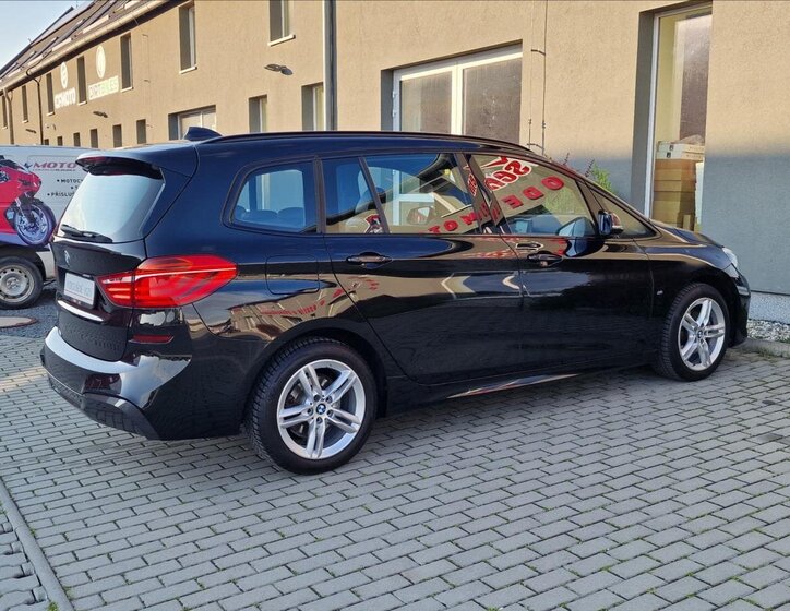 BMW Řada 2 11