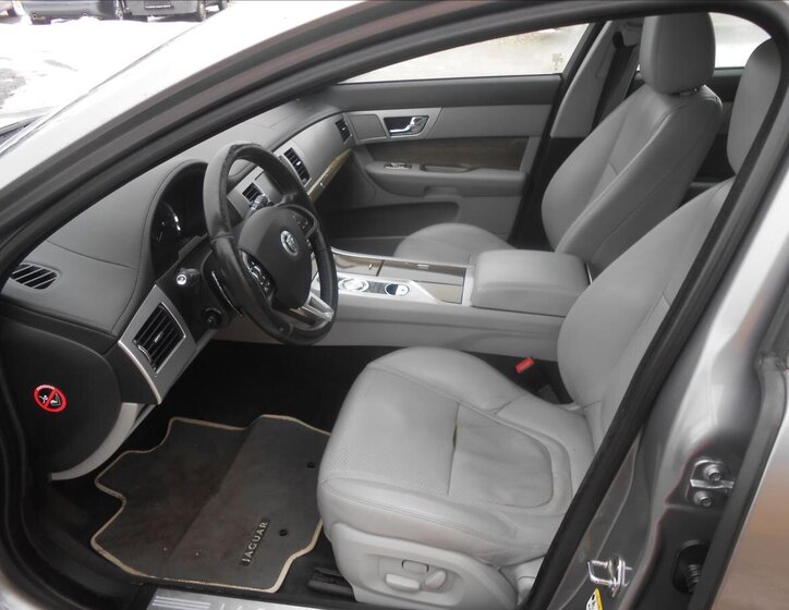 Jaguar XF Kombi 2,2 l 147 kw