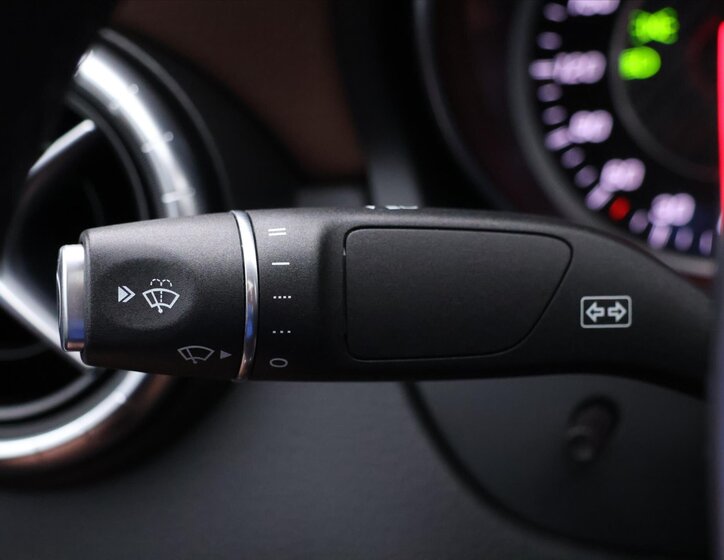 Mercedes-Benz CLA Sedan 2,0 l 280 kw