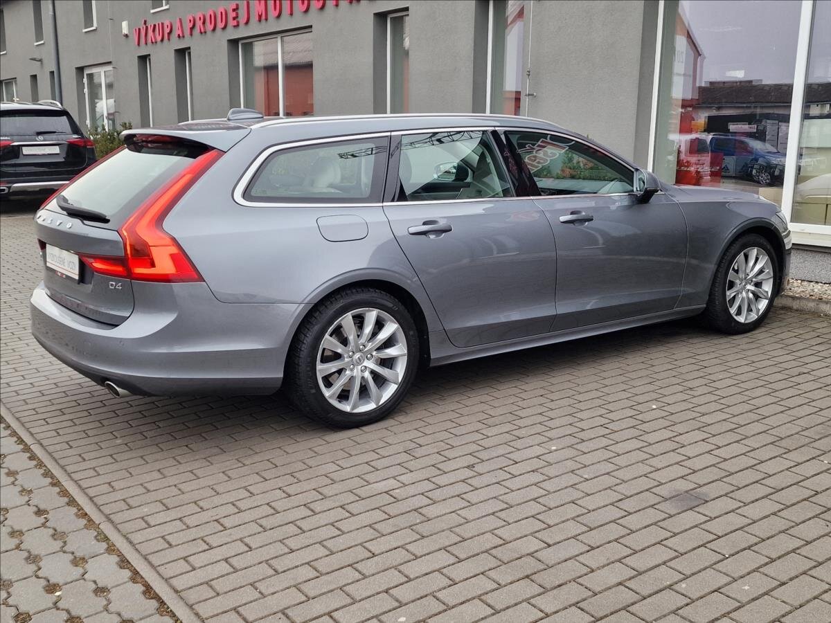 Volvo V90 Kombi 2,0 l 140 kw