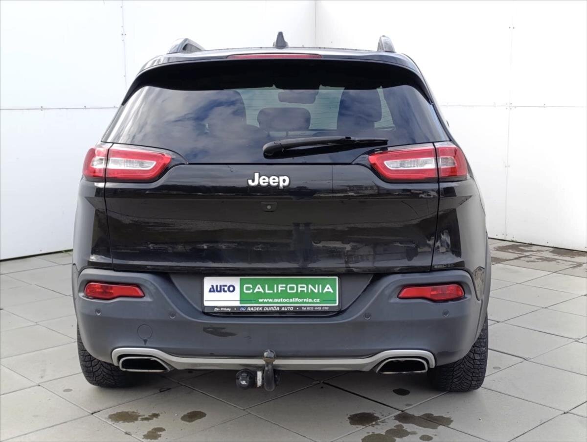 Jeep Cherokee SUV / Terénní 3,2 l 200 kw