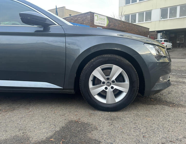 Škoda Superb 19
