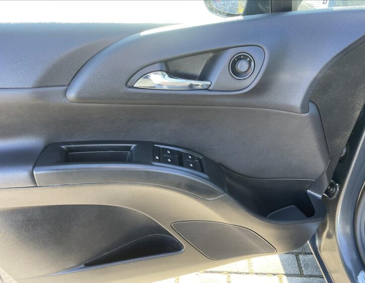 Opel Meriva MPV 1,4 l 88 kw