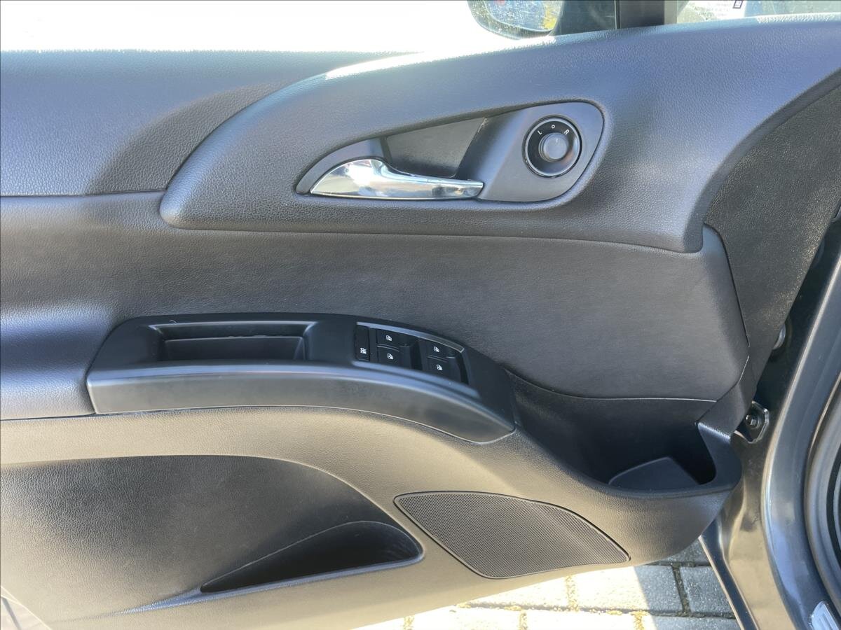 Opel Meriva MPV 1,4 l 88 kw