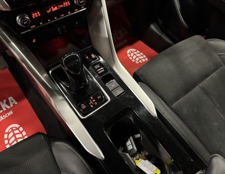 Mitsubishi Eclipse Cross SUV 2,4 l 138 kw