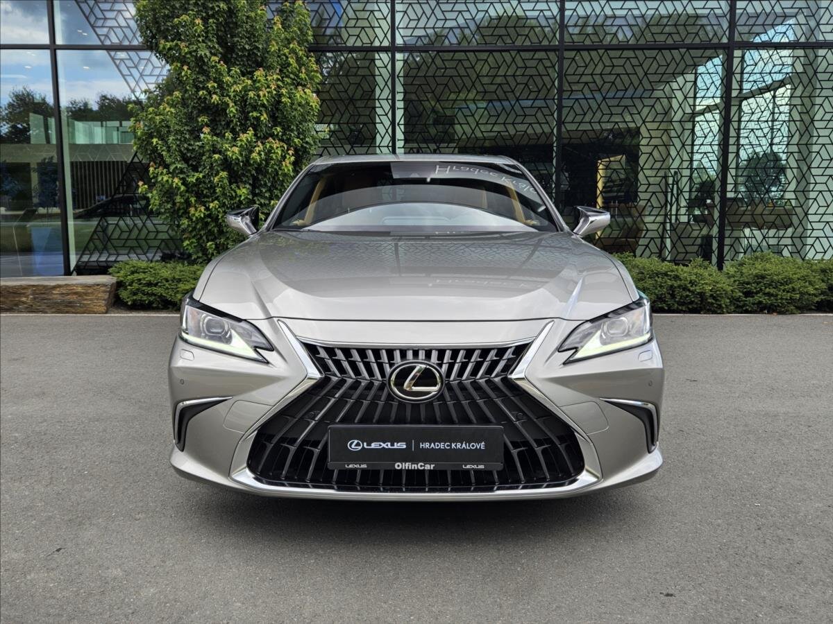 Lexus ES 300h Sedan 2,5 l 160 kw