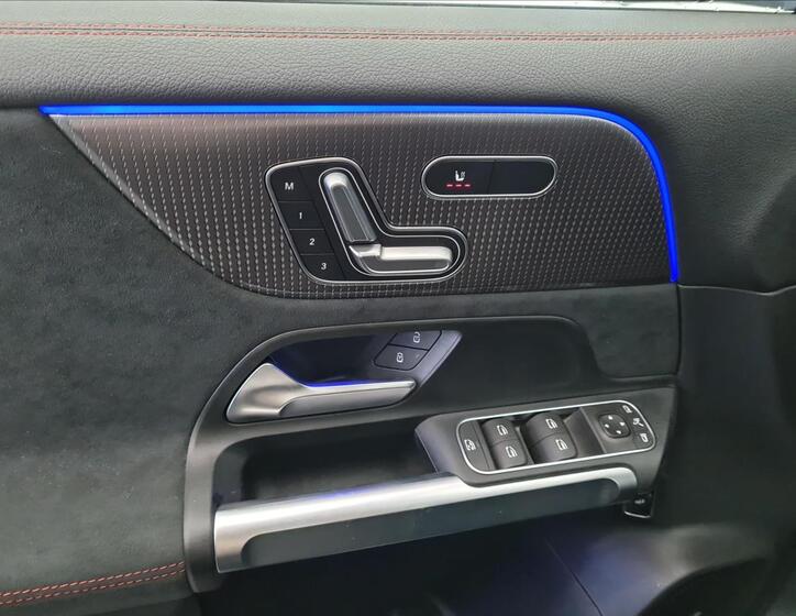 Mercedes-Benz EQB 12