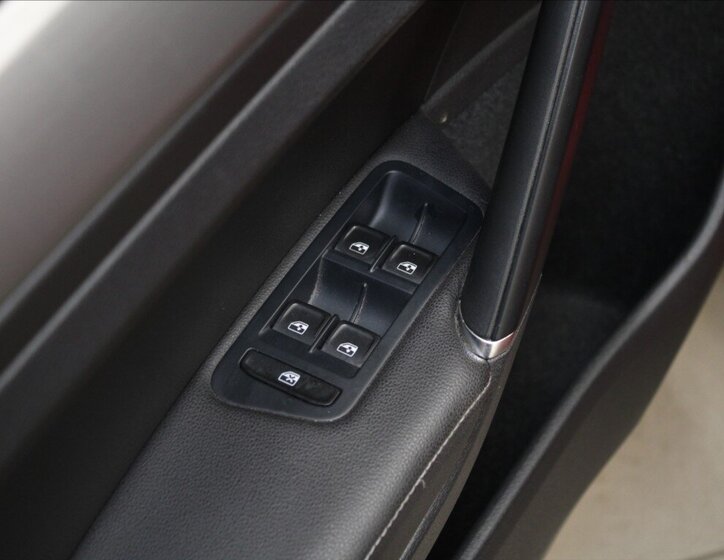 Volkswagen Golf Hatchback 1,2 l 81 kw