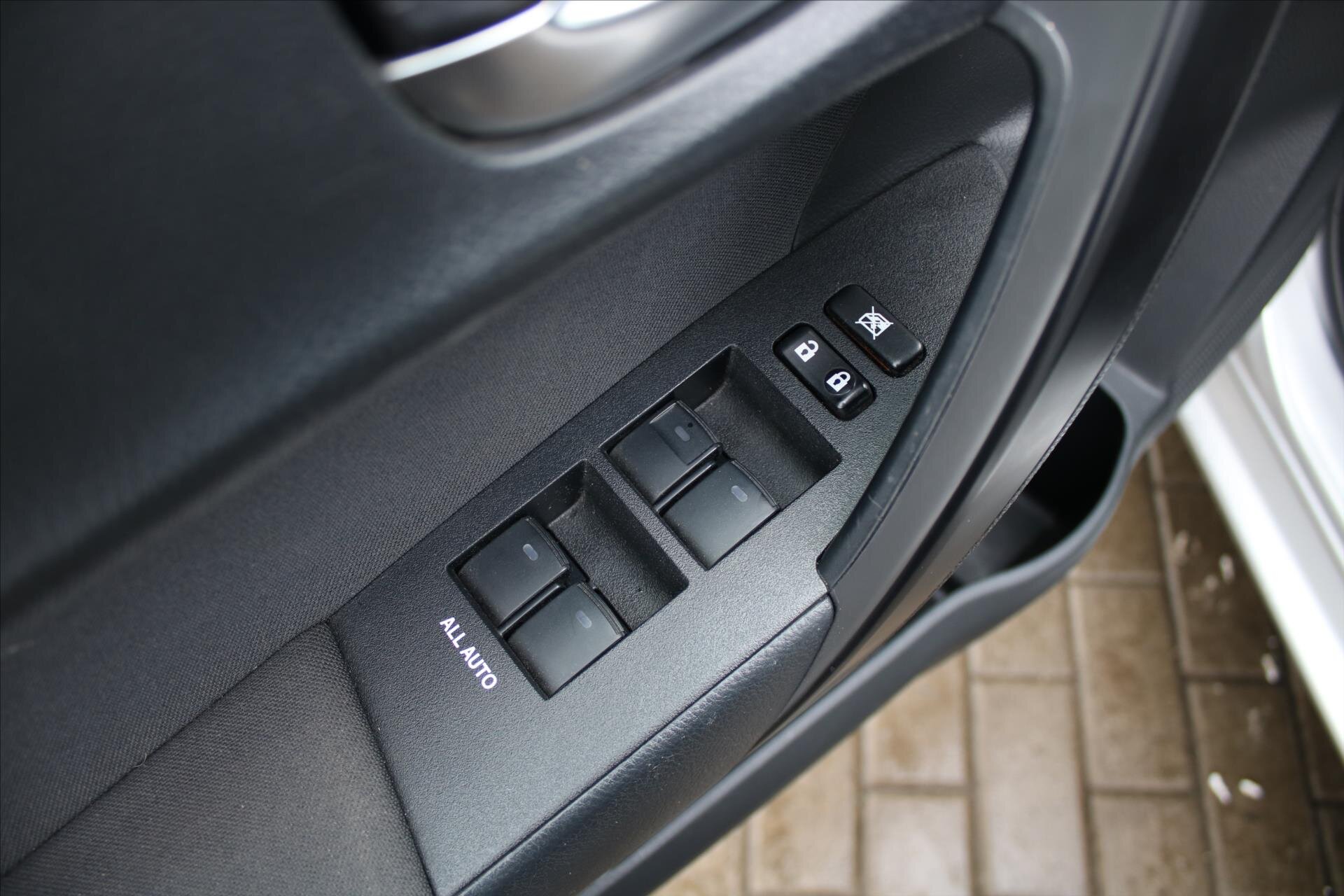 Toyota Corolla Sedan 1,6 l 97 kw