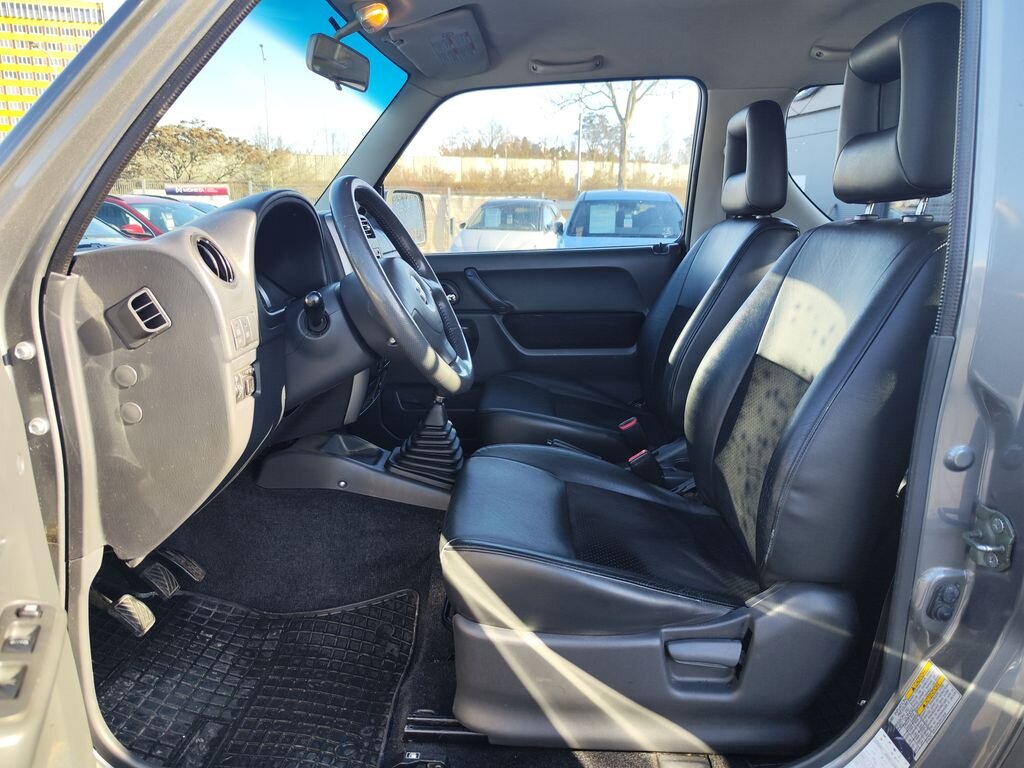 Suzuki Jimny SUV 1,3 l 63 kw