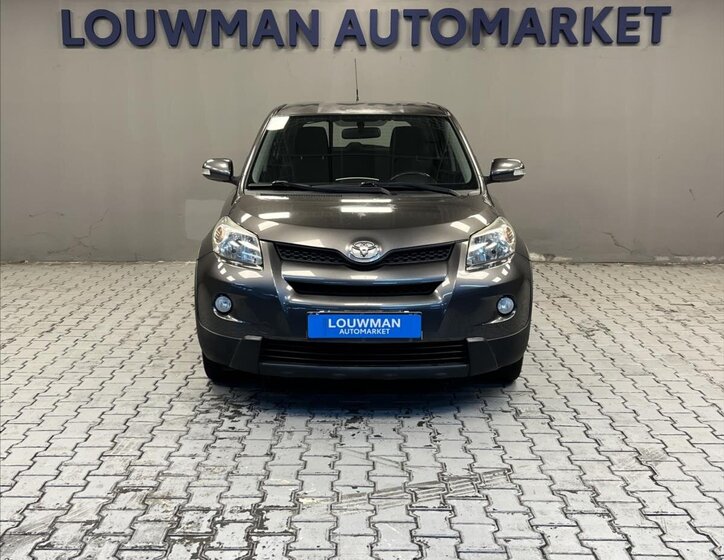 Toyota Urban Cruiser Hatchback 1,3 l 74 kw