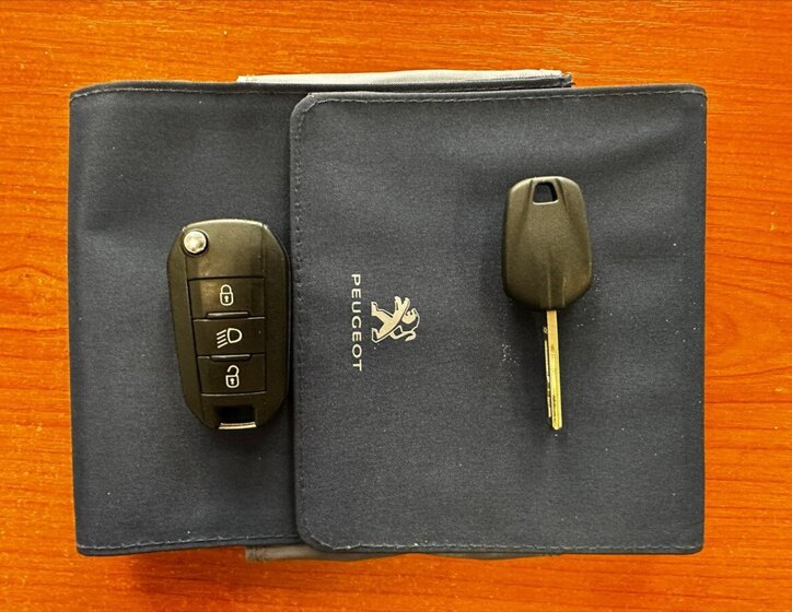 Peugeot 208 Hatchback 1,2 l 81 kw