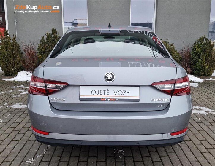 Škoda Superb Liftback 2,0 l 140 kw
