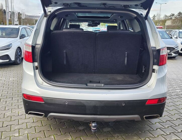 Hyundai Grand Santa Fe 11