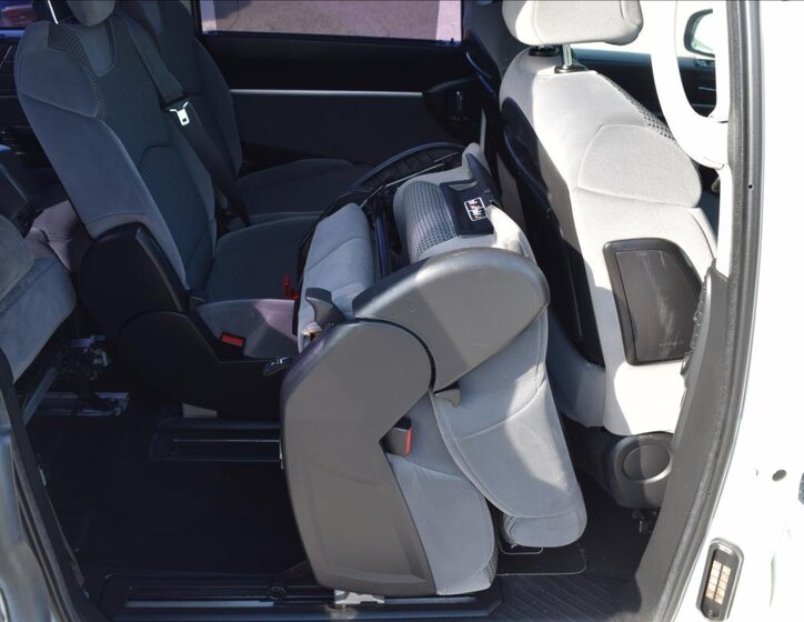 Peugeot 807 MPV 2,0 l 100 kw