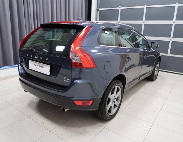 Volvo XC60 4